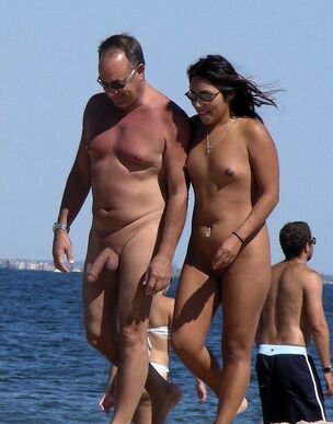 Downright nude pair in the resort